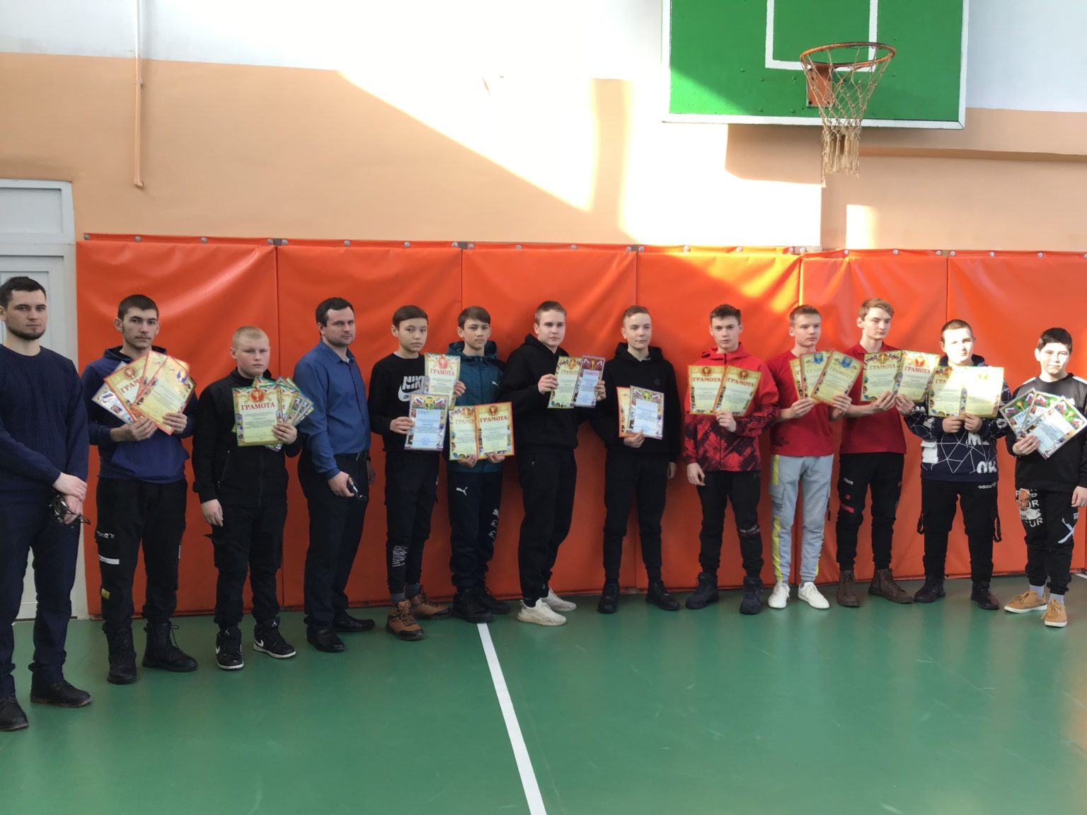 Соревнования по управлению квадрокоптерами и туристическими навыками.